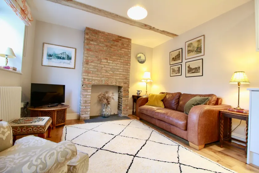 14th century Rose cottage, Centre of Alfriston By Air Premier - Image 1