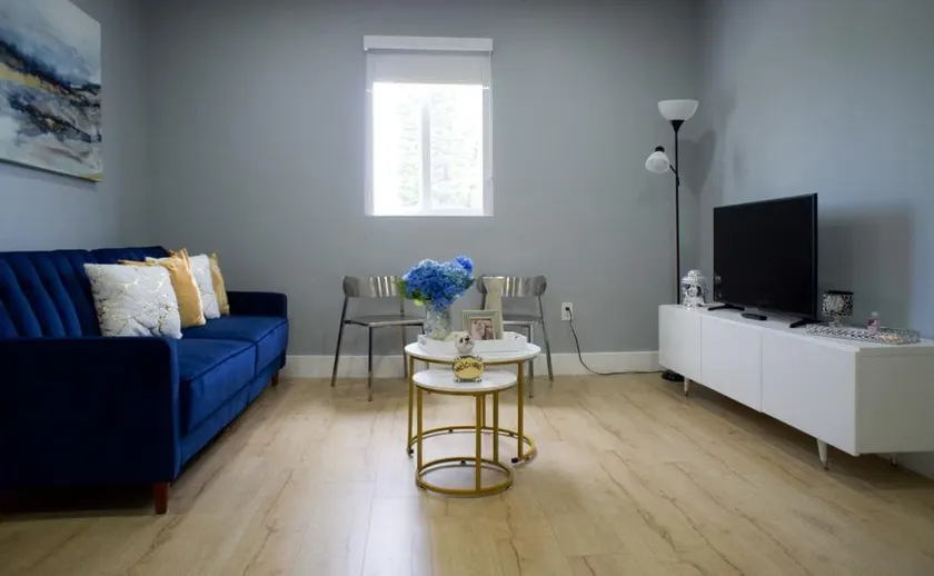 Lovely, renovated 1 bedroom unit - Image 1