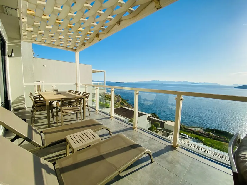 Luxury Resort Home w/ Sea View - 4 beds + 4 baths - Image 1