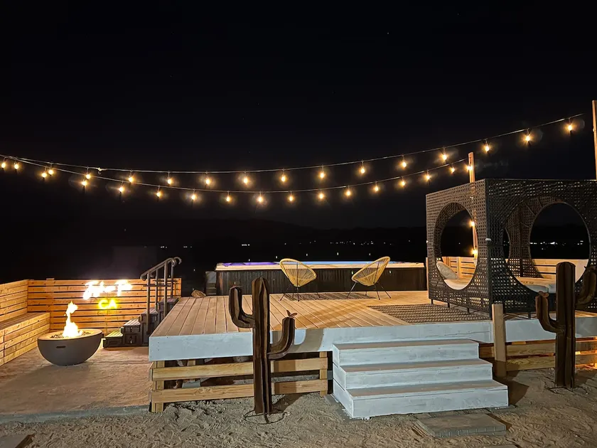 Hilltop Oasis- heated pool & spa plus great views! - Image 1