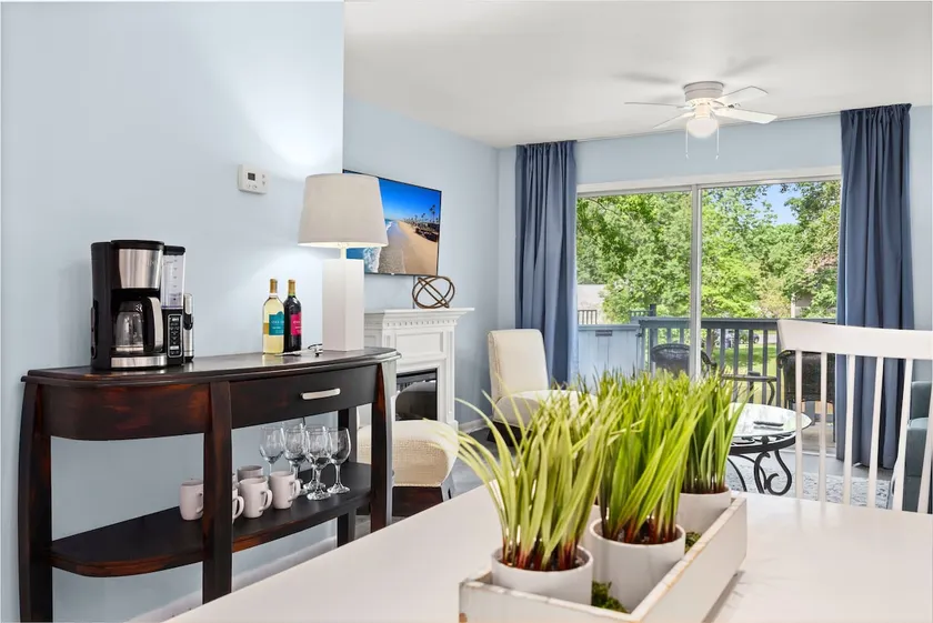 Tranquil Condo w/ Pond View - Image 1