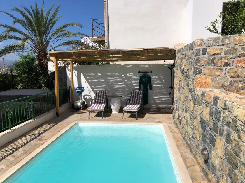 SITIA Charming traditional house with pool - Image 1