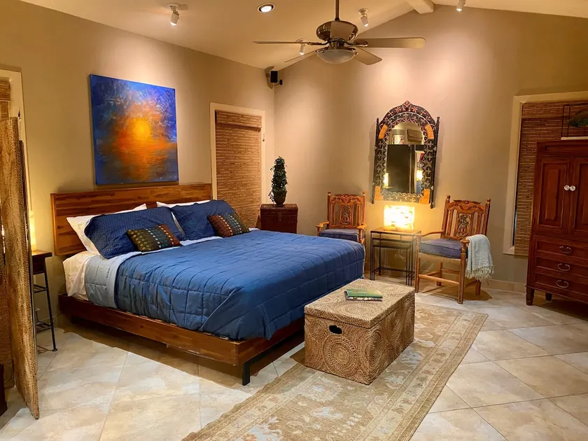 Cozy central casita in San Antonio - Image 1