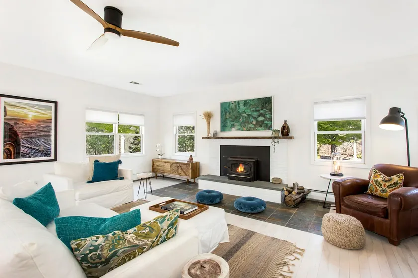Sprawling Modern Home Minutes from Beach - Image 1