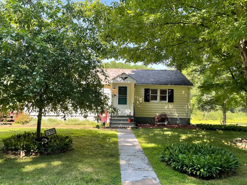 Bright, spacious, comfy home in New Paltz. - Image 1