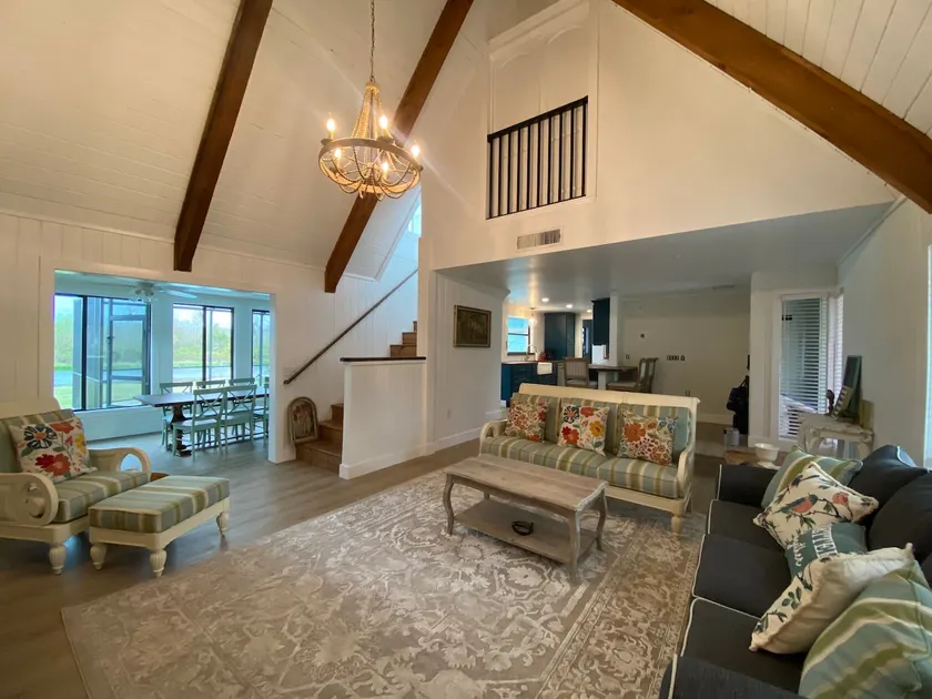 Unique cottage with a heated pool on the canal - Image 1