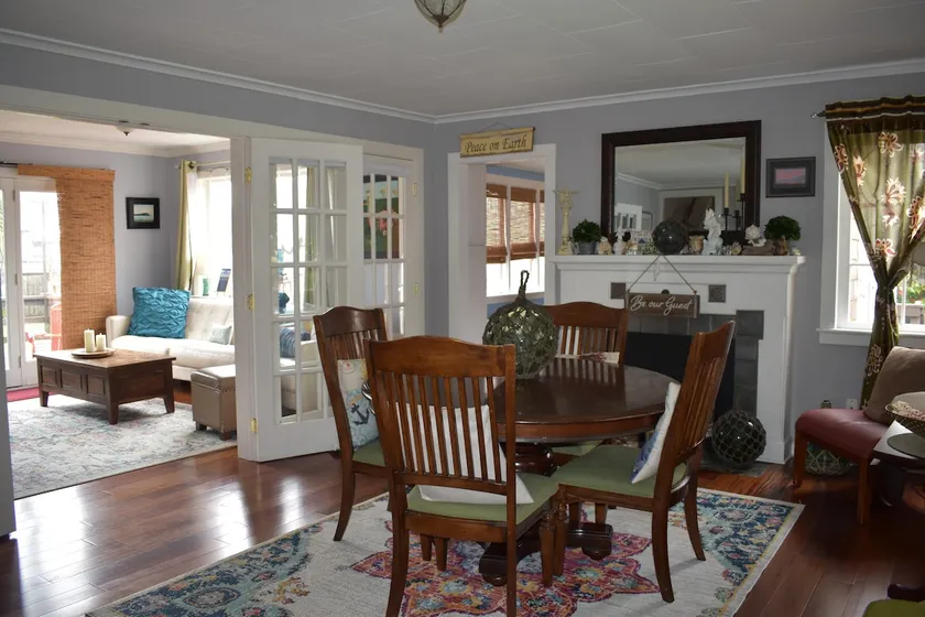 Awesome Vacation Rental in Seaside Mermaid Escape - Image 1