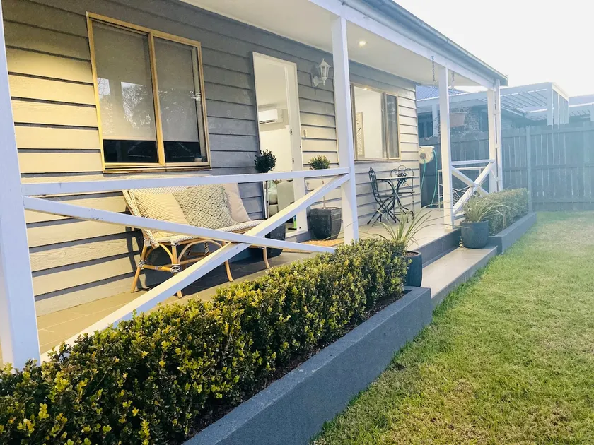 A Cheerful 3 Bedroom, Newly Renovated Cottage - Image 1