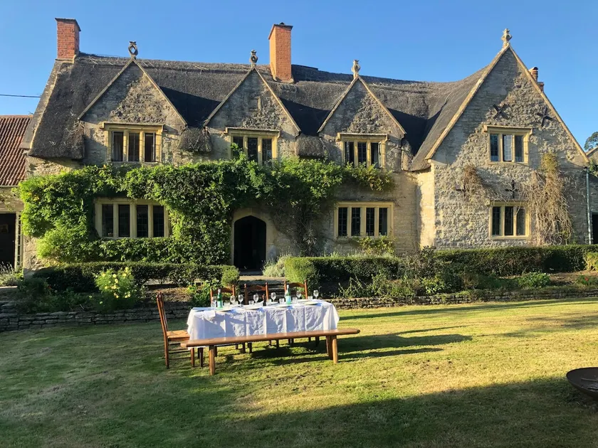 Seventeenth century luxury pad near Glastonbury - Image 1