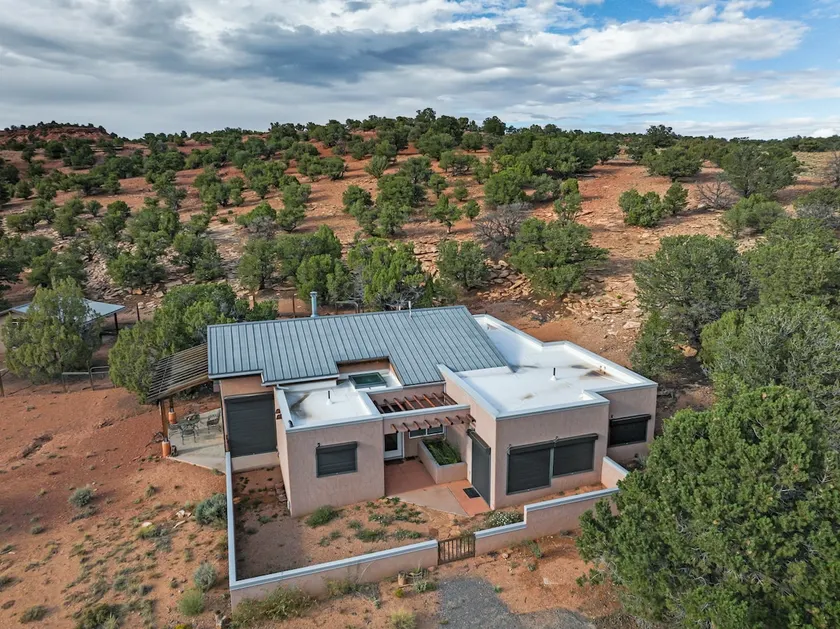 Secluded Desert Cabin Minutes to Capitol Reef - Image 1