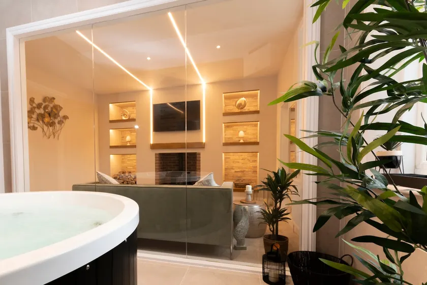 Adonia Apartment - Indoor Hot tub - Image 1