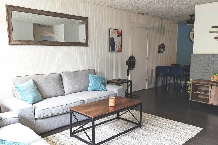 Cozy 2 bed, 1 bath, private backyard in Sherwood - Image 1