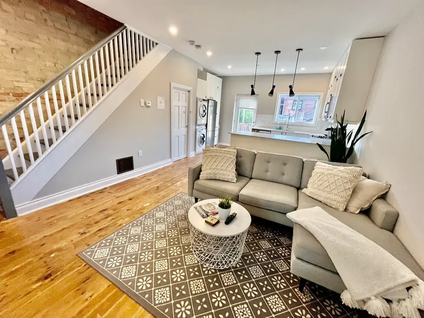 Modern Rustic Laneway Entire Home w/Patio - Image 1