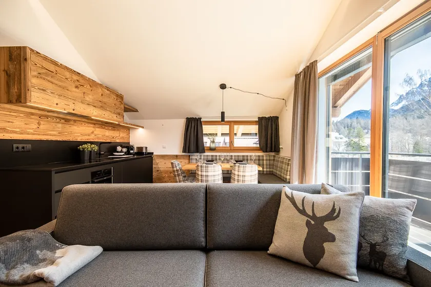 Rainer Luxury home - Image 1