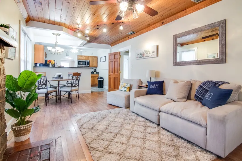 Charming Dixieland Historic Bungalow - Image 1