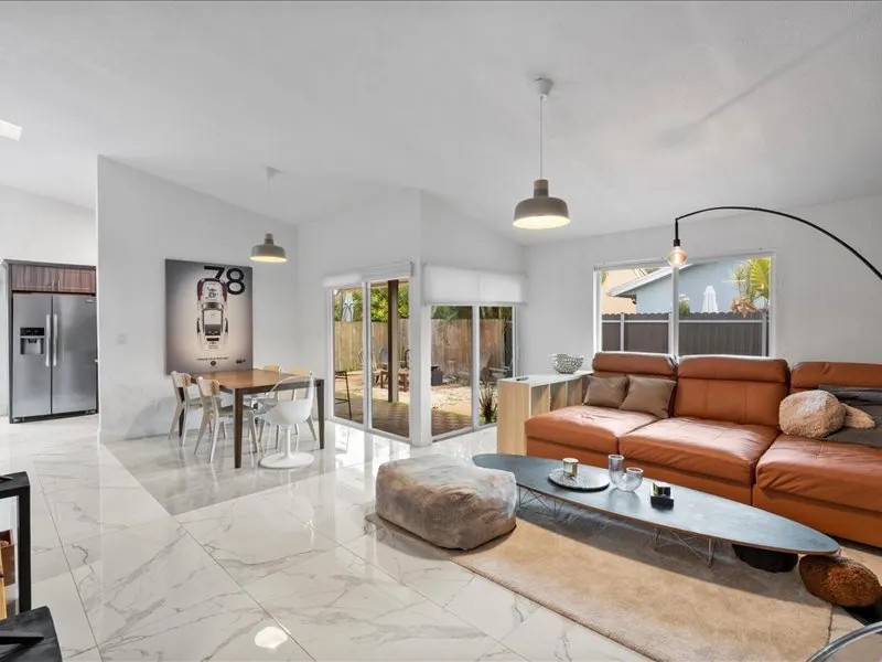 South Miami Gem! - Image 1