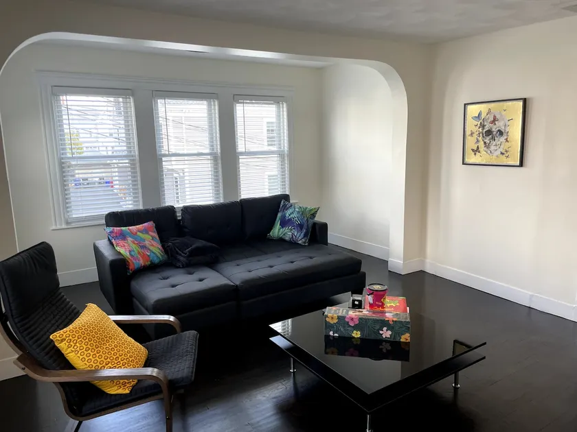 Modern Three Bedroom Condo - Boston - Image 1