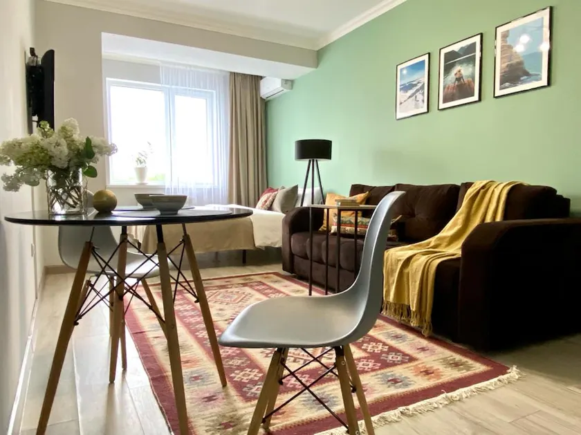 Beautiful studio ”Koktem” with city view - Image 1
