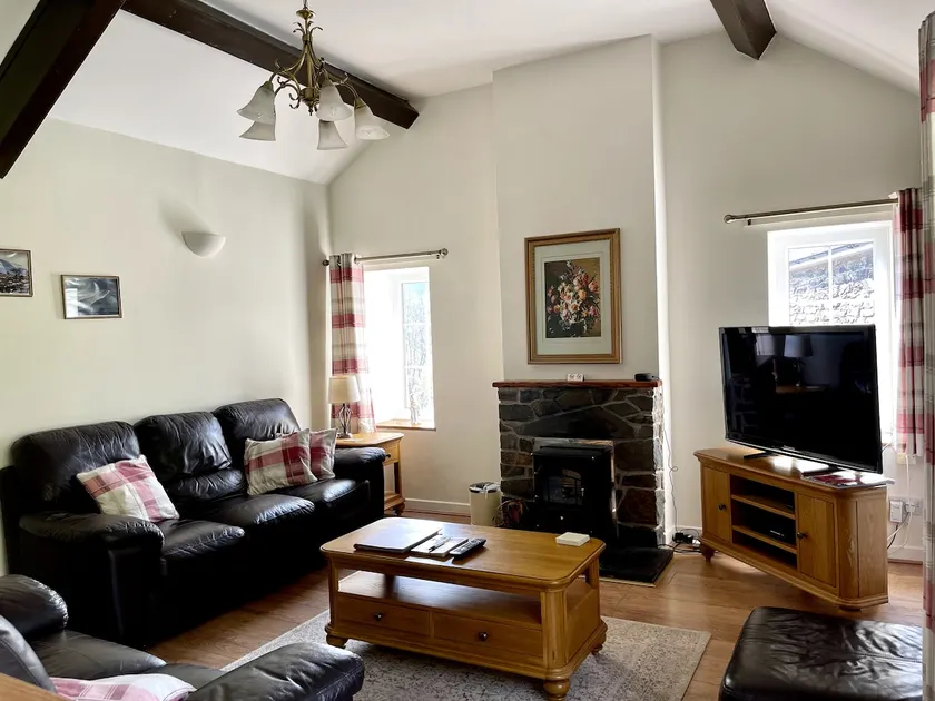 Cosy 2 Bedroom Cottage in Betws y Coed, Snowdonia - Image 1