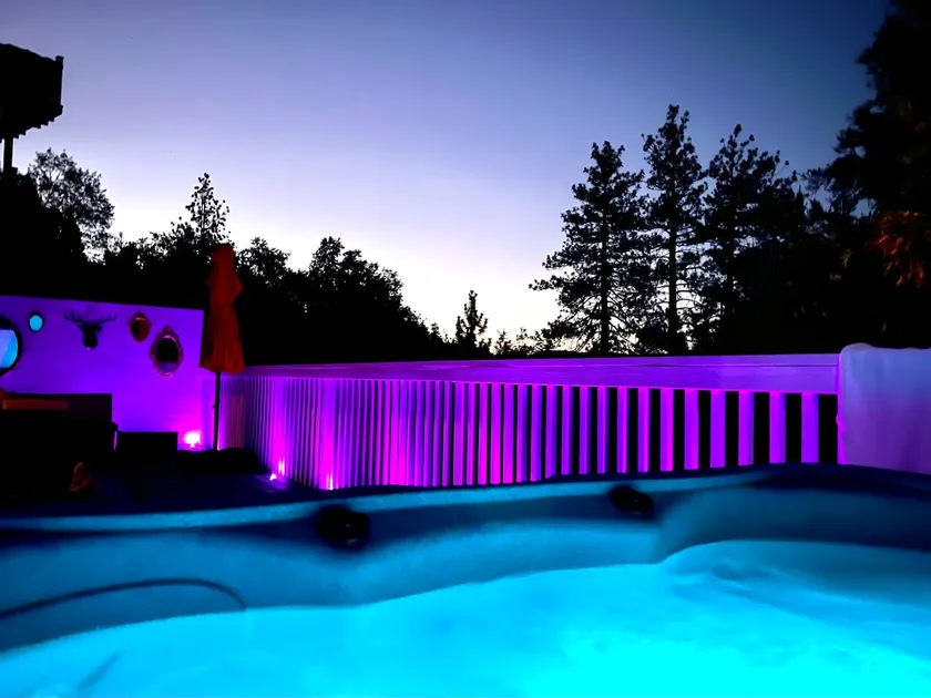 Hot Tub ~TESLA LVL2 Charger ~ Modern 2Br 2Bth ~ AC - Image 1