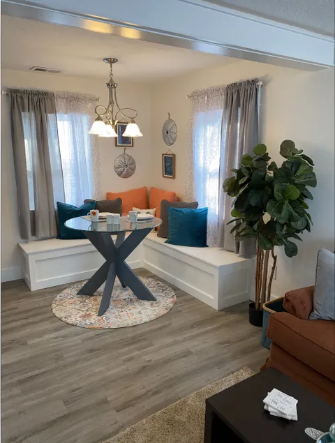 Cozy 1-bedroom house in quiet Lansing neighborhood - Image 1