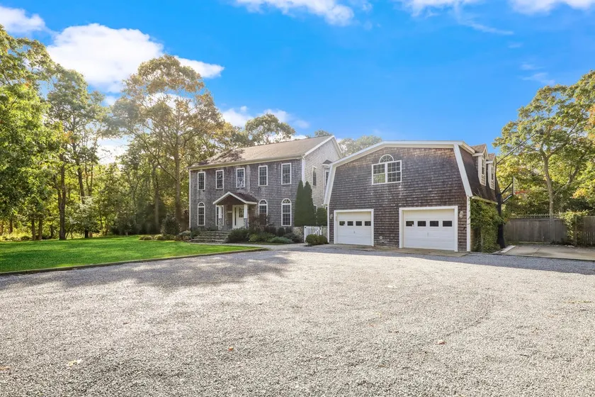 Hamptons Mansion- 7 bedrooms, heat pool and more! - Image 1