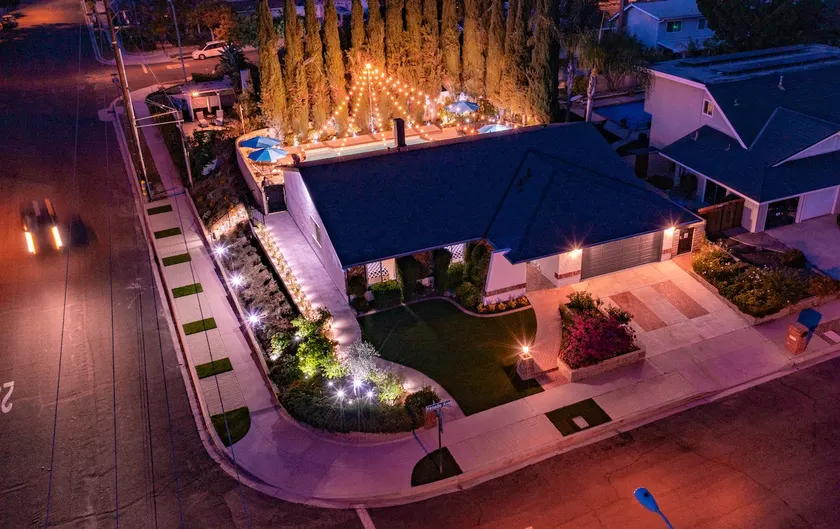 Bright, Fun & Peaceful House w/ Heated Pool 🏖 - Image 1