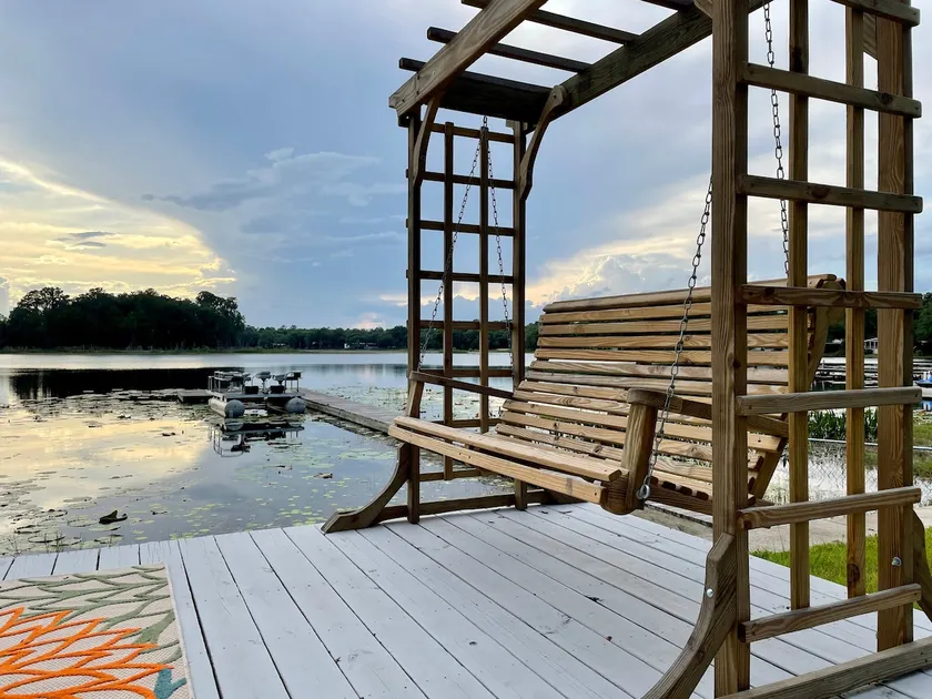 Relaxing Lakefront Cottage - Image 1
