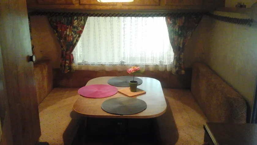 Camper in a chalet - Image 1
