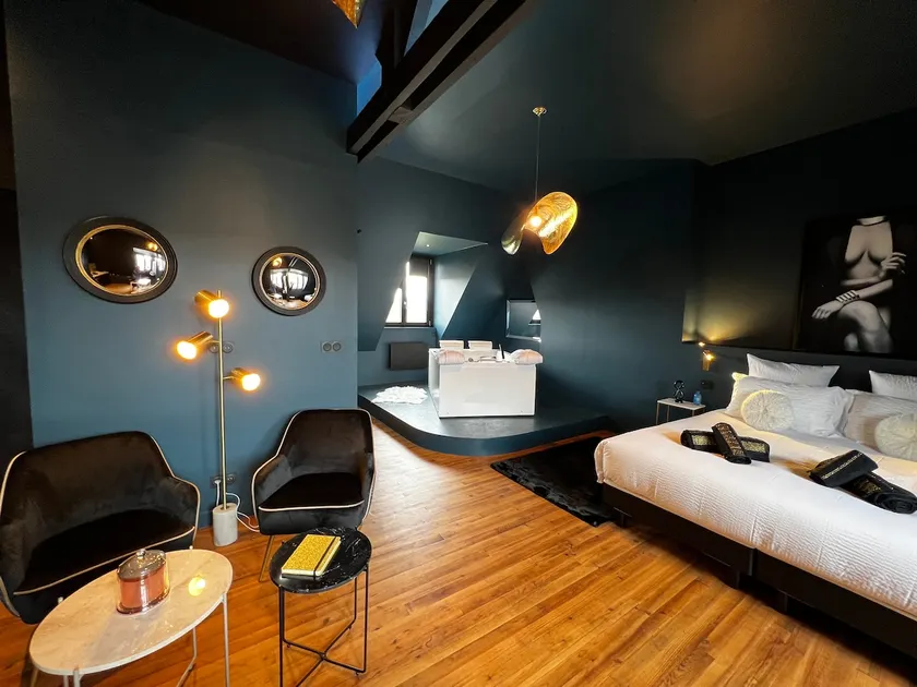 THE ISAHORA SUITE _ LOVE ROOM - Image 1