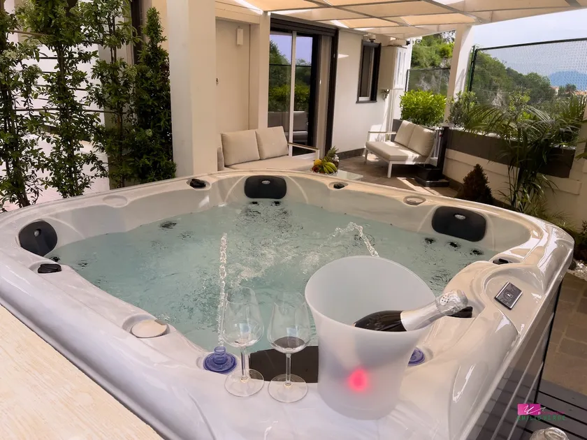 CHARMING ACCOMMODATION WITH SPA - Image 1