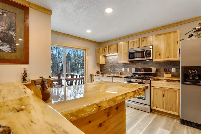 Northwoods multiple family size lake cabin. Snowmobile trail access  - Image 1