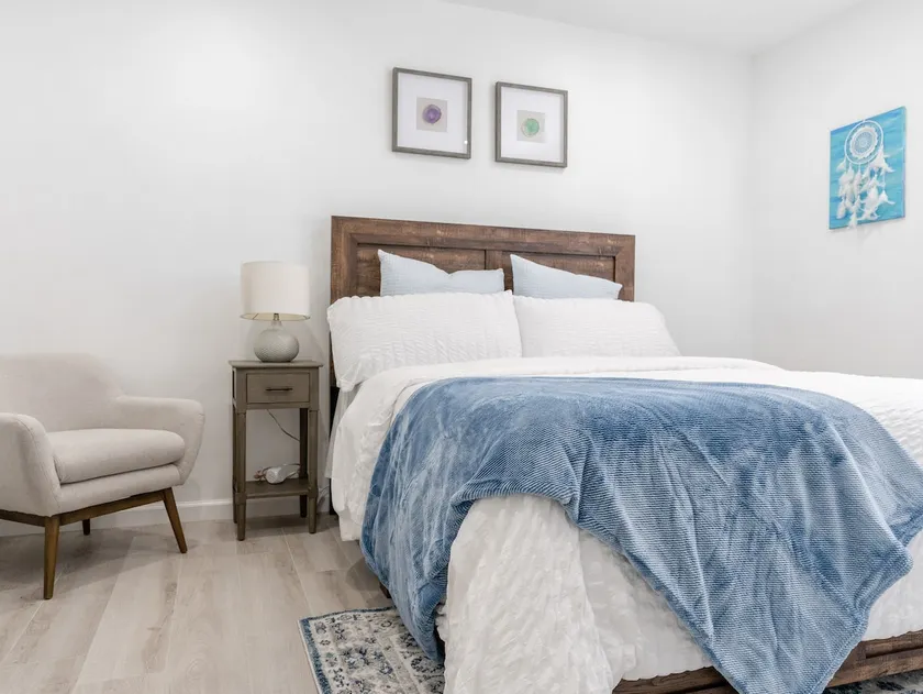 Remodeled 1 bedroom apartment 2 blocks to beach! - Image 1