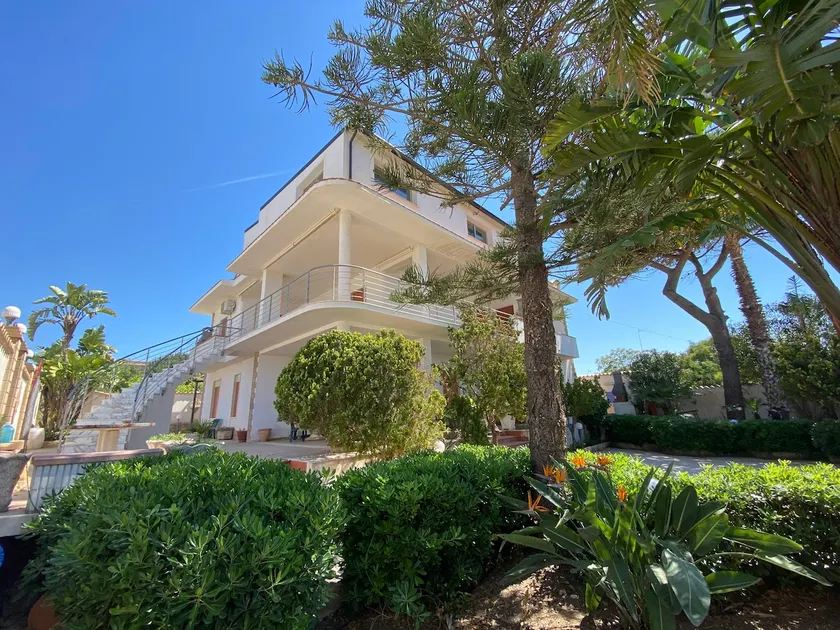 200m from the Sea - Large Private Patio with BBQ - Image 1