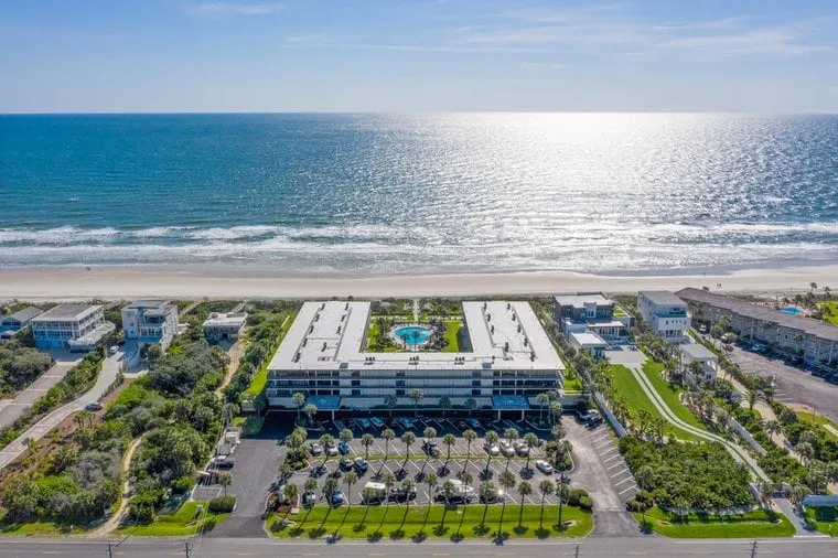 *New Listing | Beach front Resort | Bright & Airy* - Image 1