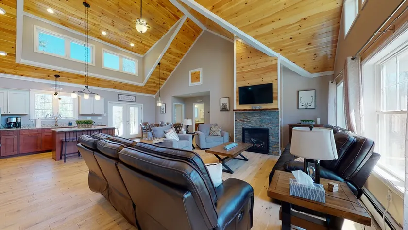 Gorgeous Conway Home A/C, Hot Tub & Full Game Room - Image 1