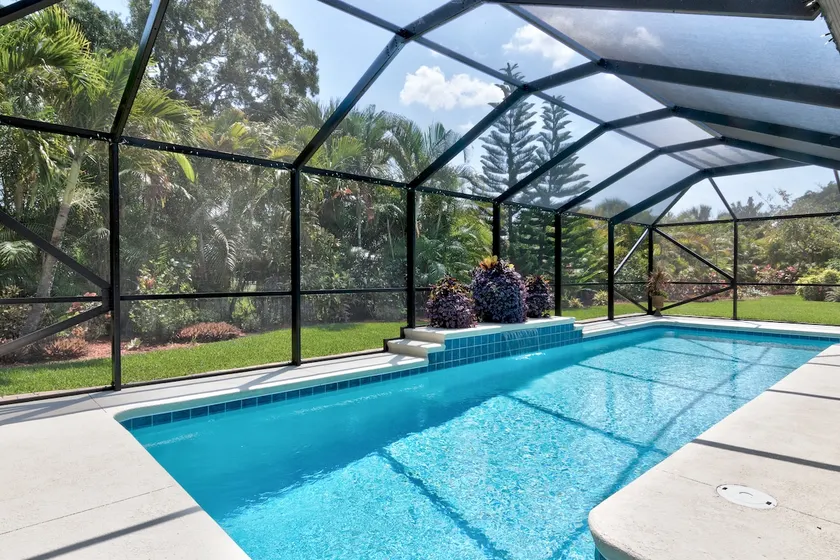 ☆☀︎❀Paradise Oasis! Beautiful Heated Pool, Pet Friendly, Wi-Fi, Near Beaches! - Image 1