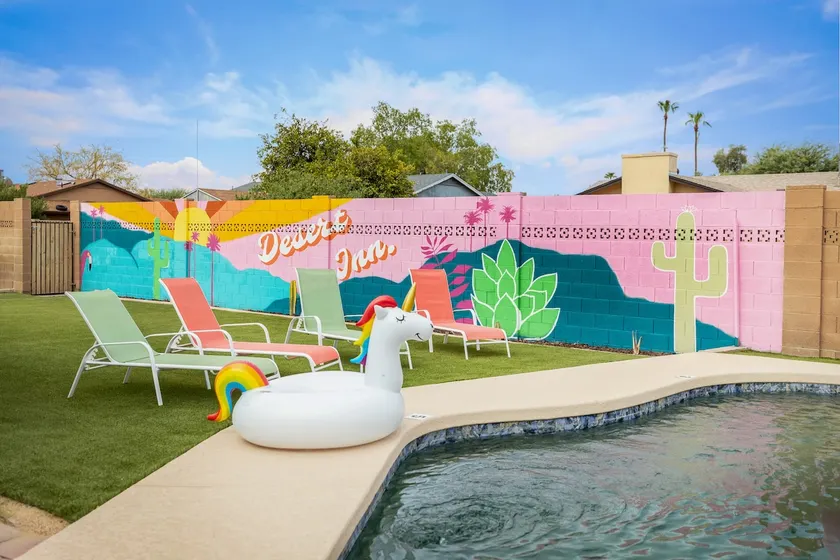 The Desert Inn - 4BR with pool. Sleeps 10! - Image 1