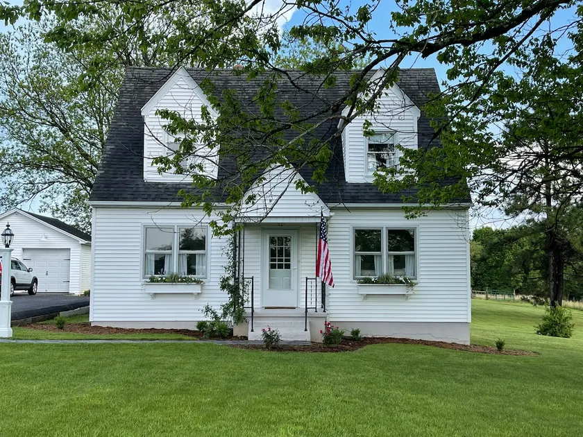Viola Cottage- Charming 1940's Farm Stay - Image 1