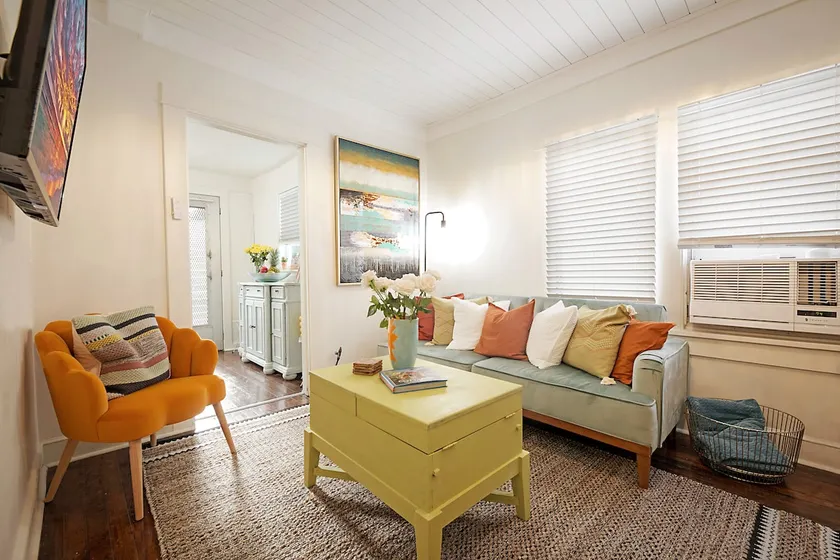 Charming Downtown Beach House - Image 1