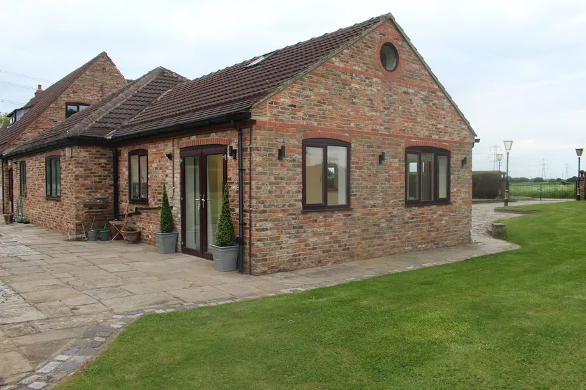 Adorable one bedroom cottage with free parking - Image 1