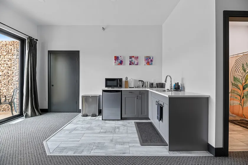 Downtown Executive Apartment - Pyrite - Image 1