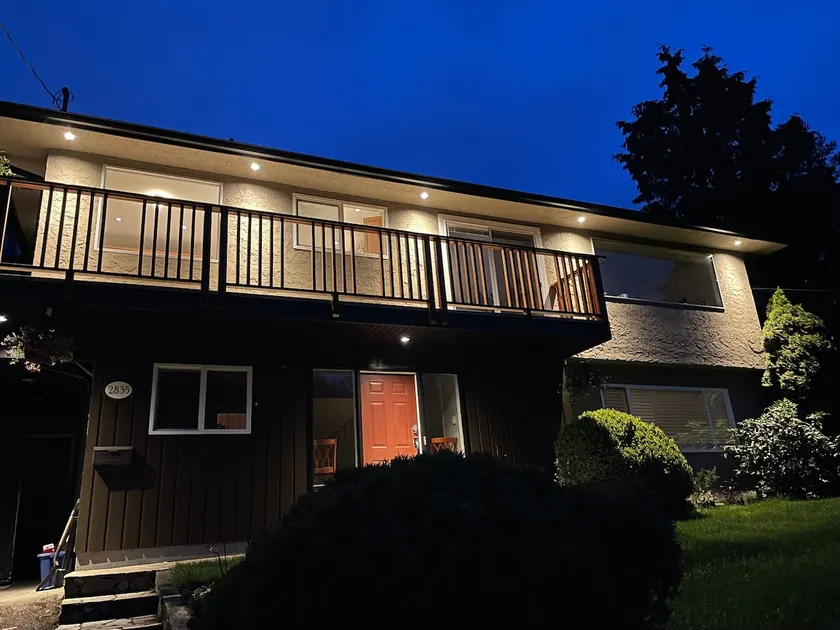 Portage inlet upper level of home - Image 1