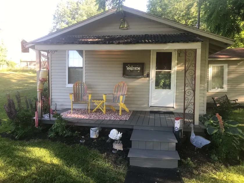 Pultneyville Harbor Office Cottage - Image 1