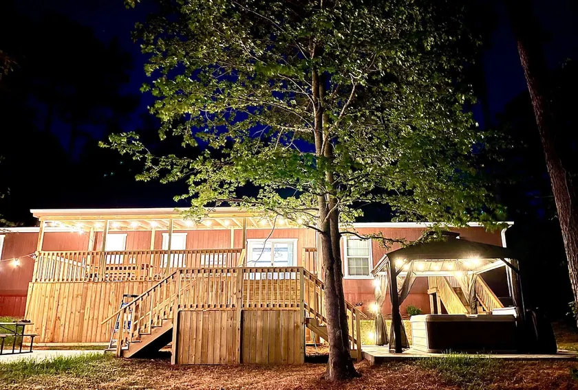 Family/Pet friendly-Riverfront-Volleyball-Hottub - Image 1