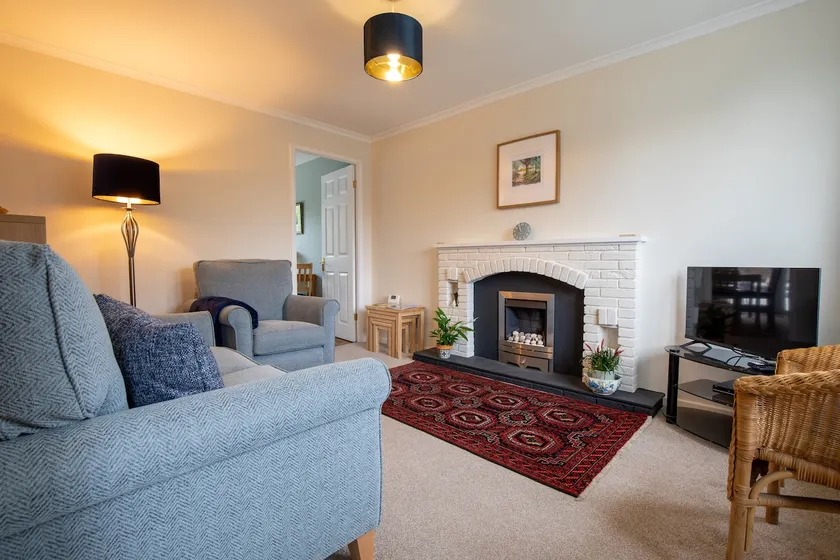 Cheerful and modern one bedroom home with parking - Pass the Keys - Image 1