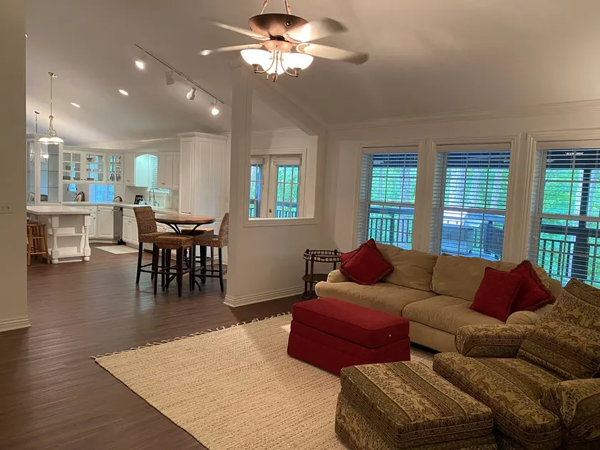 Lake Ouachita private 6 bed home located in Mountain Harbor! - Image 1