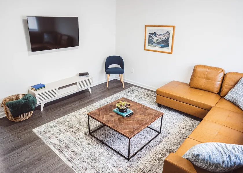 Quiet 2BD rental with mountain views close to JCMC - Image 1