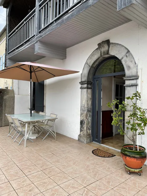 Pleasant 3 bedroom townhouse, parking, wifi - Image 1