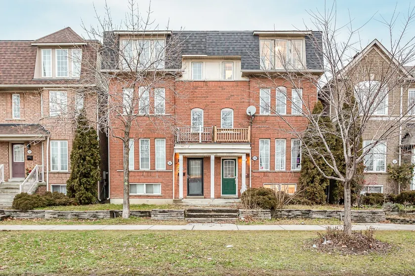 Contemporary 5 Bedroom home in central Toronto - Image 1